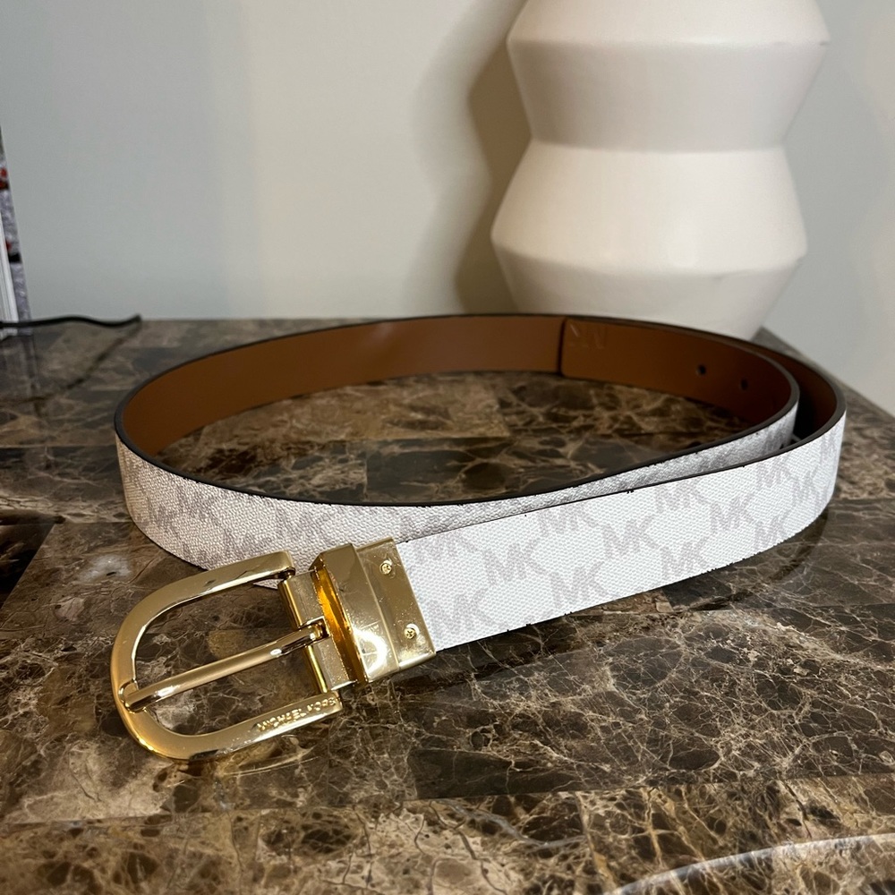 Michael kors reversible belt!